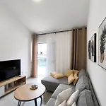 Апартаменты Pearl Cristianos - Ac, Pool, Fibre Net, Tv Channels, Calm Atmosphere