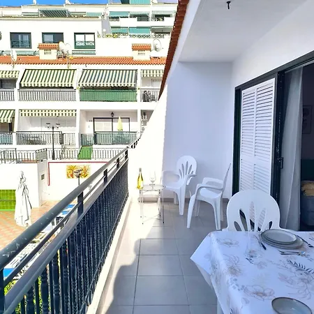 Pearl Cristianos - Ac, Pool, Fibre Net, Tv Channels, Calm Atmosphere Apartment